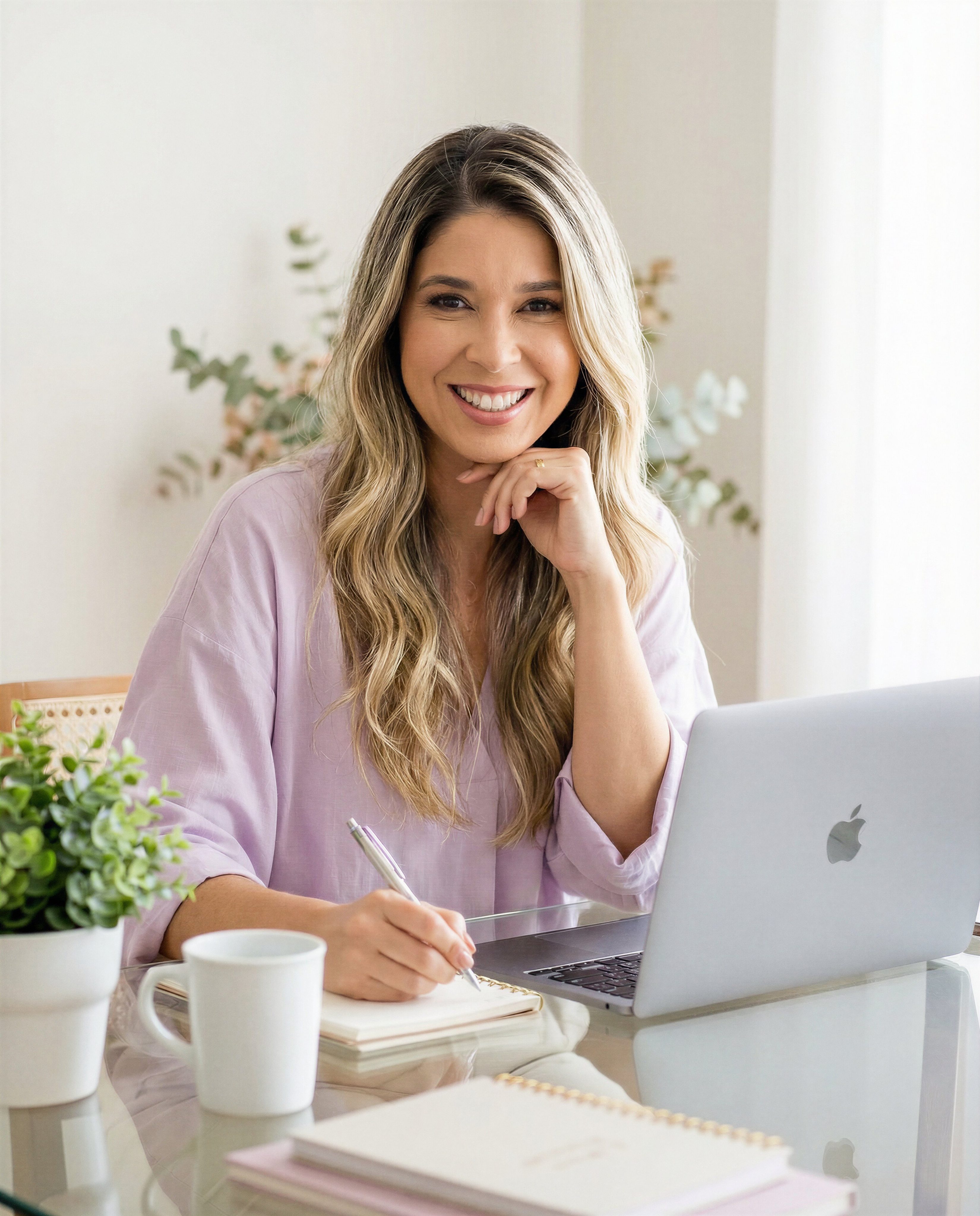 Sara Casttro indicando benefícios do método